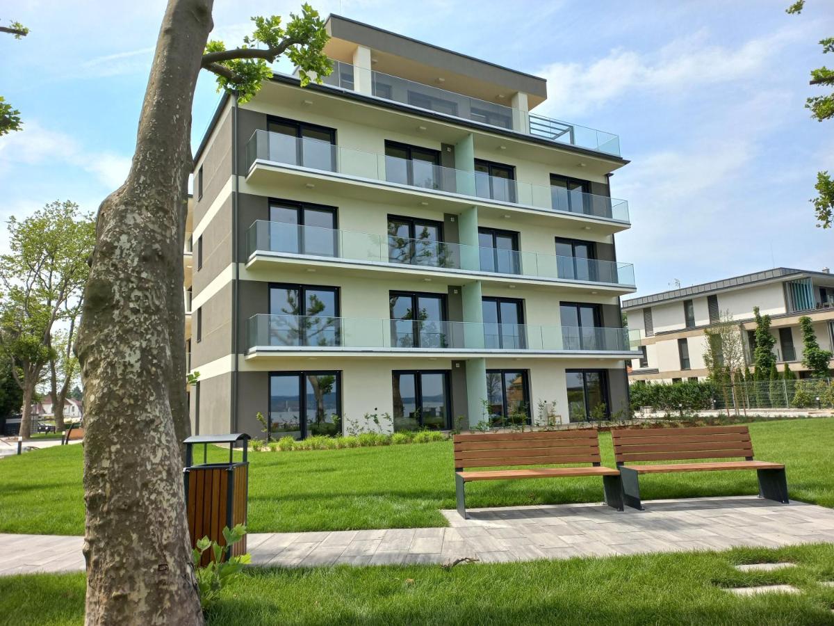 Platan Beach Apartman With Lakeview Balatonboglár Dış mekan fotoğraf