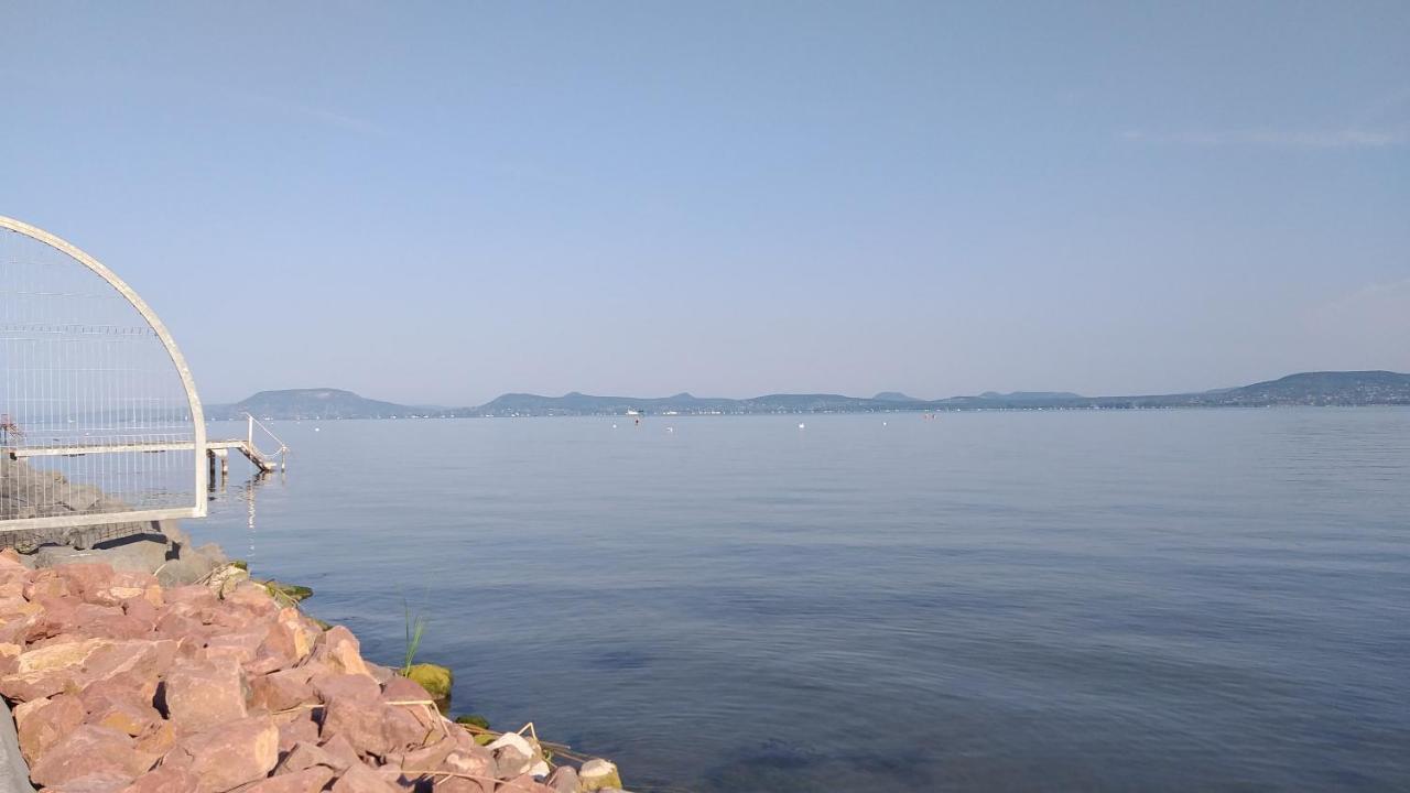 Platan Beach Apartman With Lakeview Balatonboglár Dış mekan fotoğraf