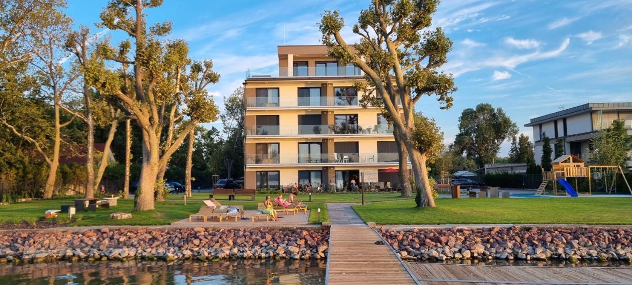 Platan Beach Apartman With Lakeview Balatonboglár Dış mekan fotoğraf
