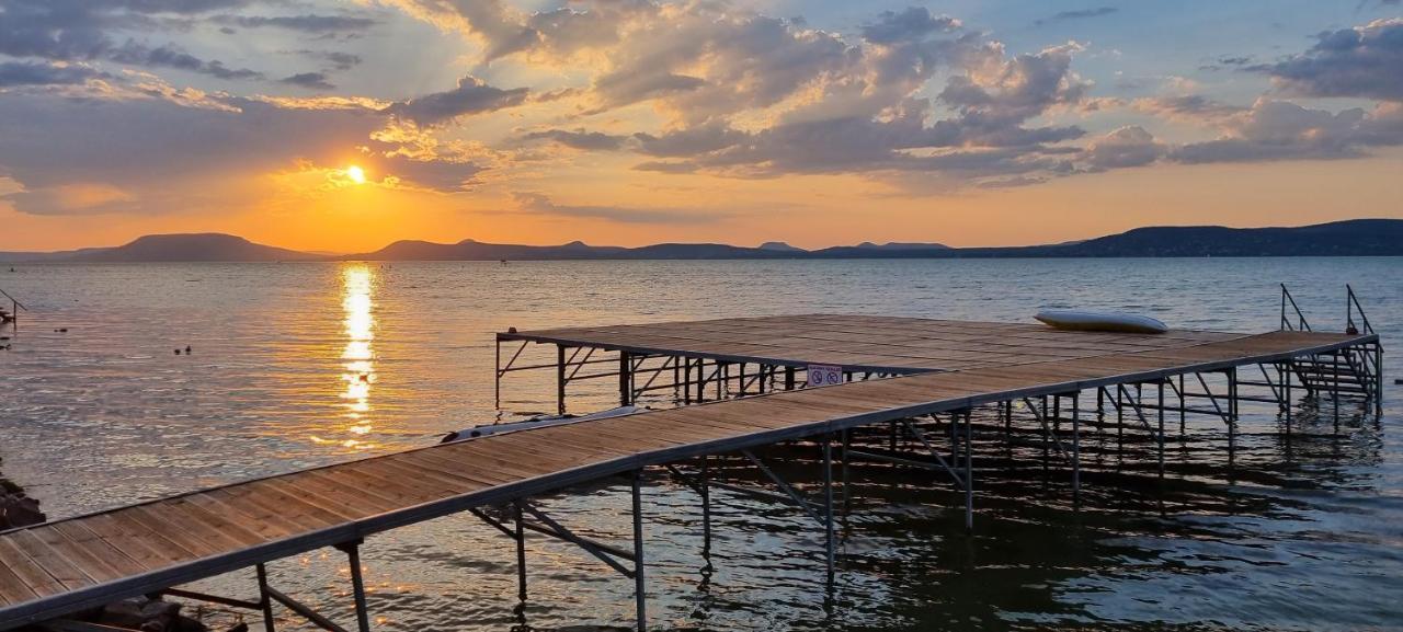 Platan Beach Apartman With Lakeview Balatonboglár Dış mekan fotoğraf