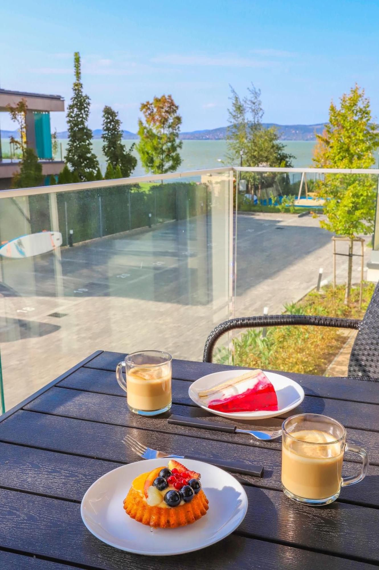 Platan Beach Apartman With Lakeview Balatonboglár Dış mekan fotoğraf
